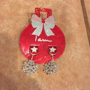 Snowflake Earrings 🎄⭐️